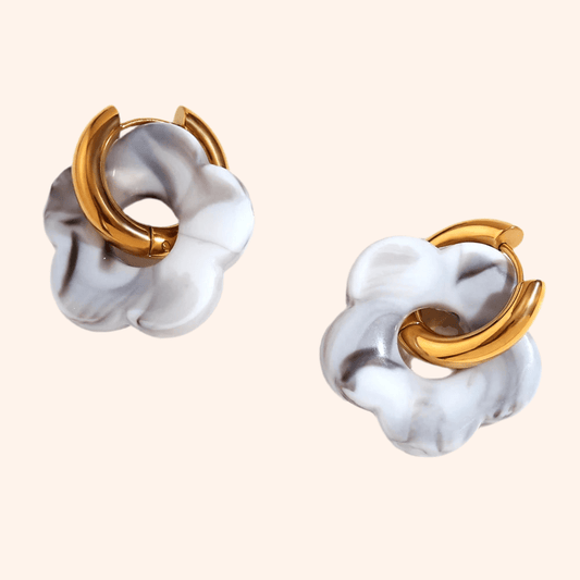 Aretes Flores Gris - Charmsymore